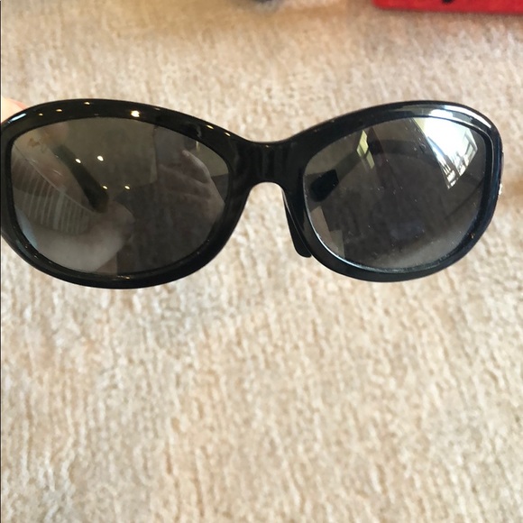 Black Maui Jim sunglasses - Picture 2 of 4